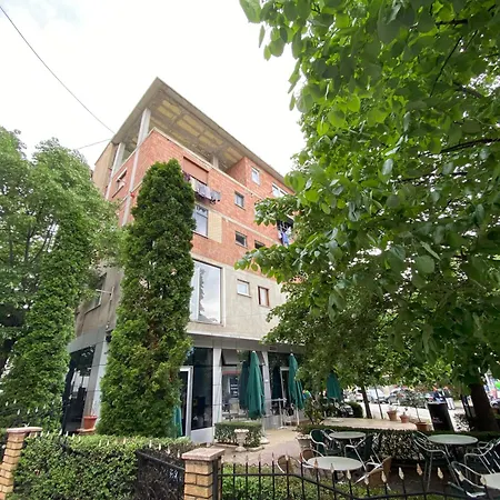 Me Qera 2+1 Appartement Kukes