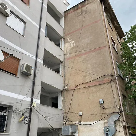 Me Qera 2+1 Διαμέρισμα Kukes