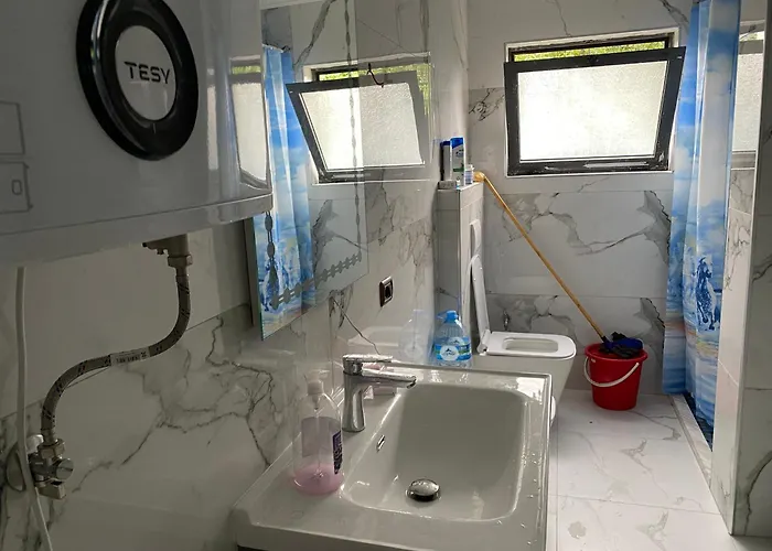 Me Qera 2+1 Apartment Kukes