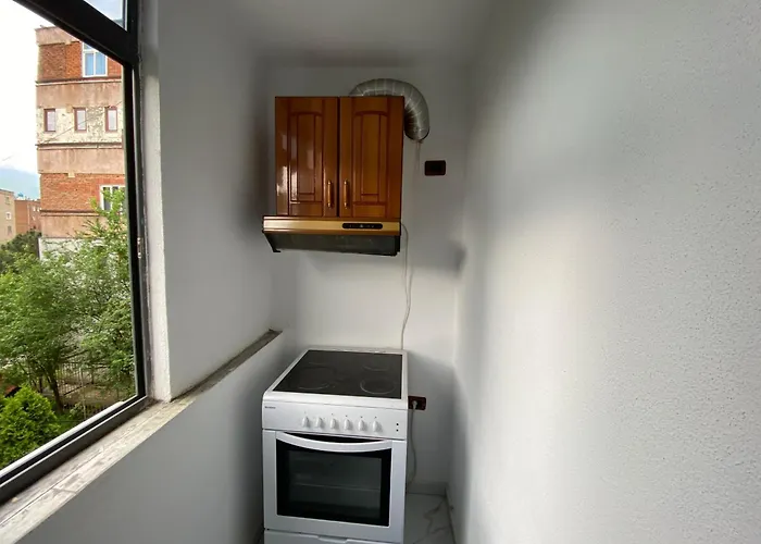 Me Qera 2+1 Apartment Kukes