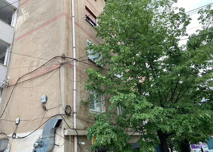 Me Qera 2+1 Apartment Kukes